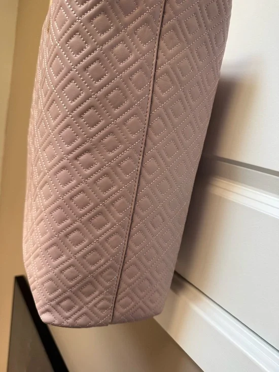 Tory Burch Blush Quilted Leather Chain-Handle Tote - Picture 6 of 8